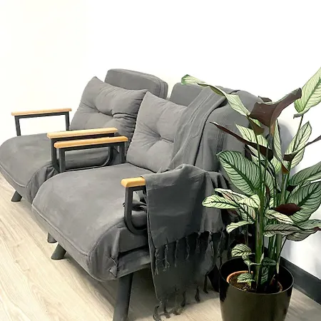 Serenite Au Centre N 6 Λούρδη